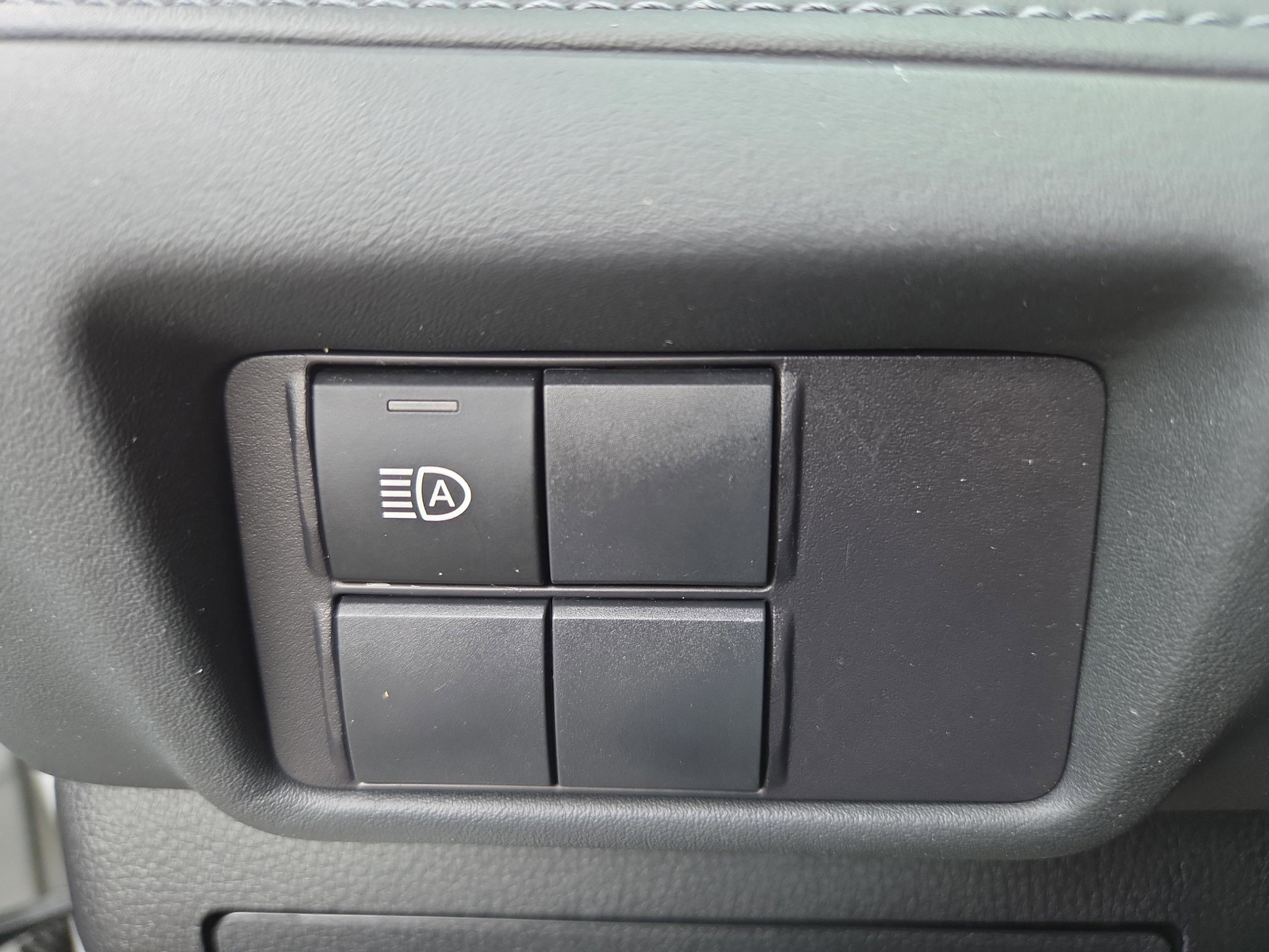 Used 2022 Toyota Highlander L image 27