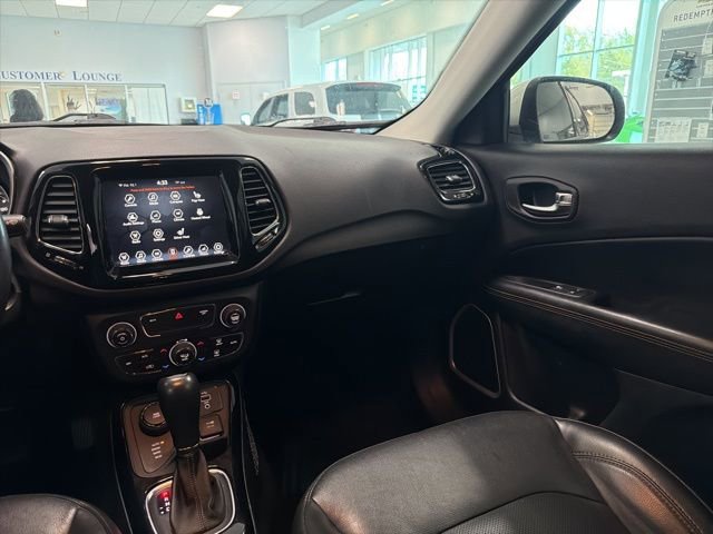 Used 2018 Jeep Compass Limited AWD/4WD image 23