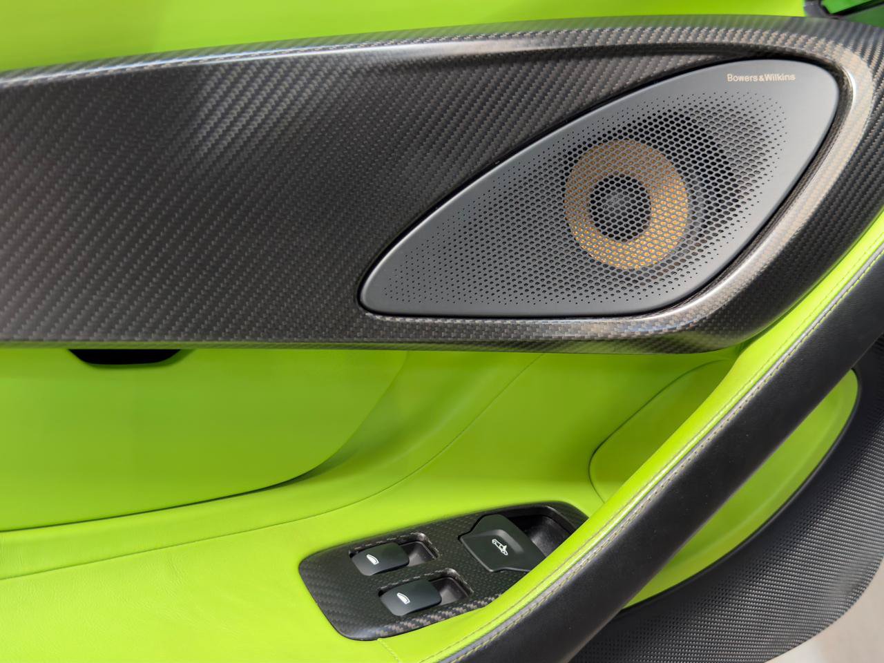 Used 2020 McLaren 600LT Spider RWD image 15