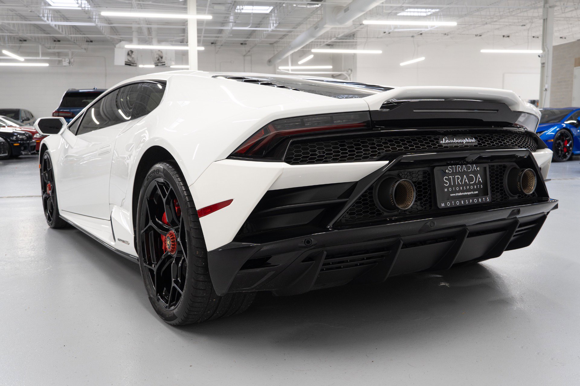 Used 2020 Lamborghini Huracan EVO image 7
