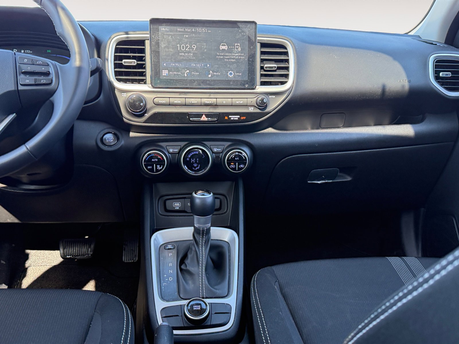 New 2025 Hyundai Venue SEL image 11