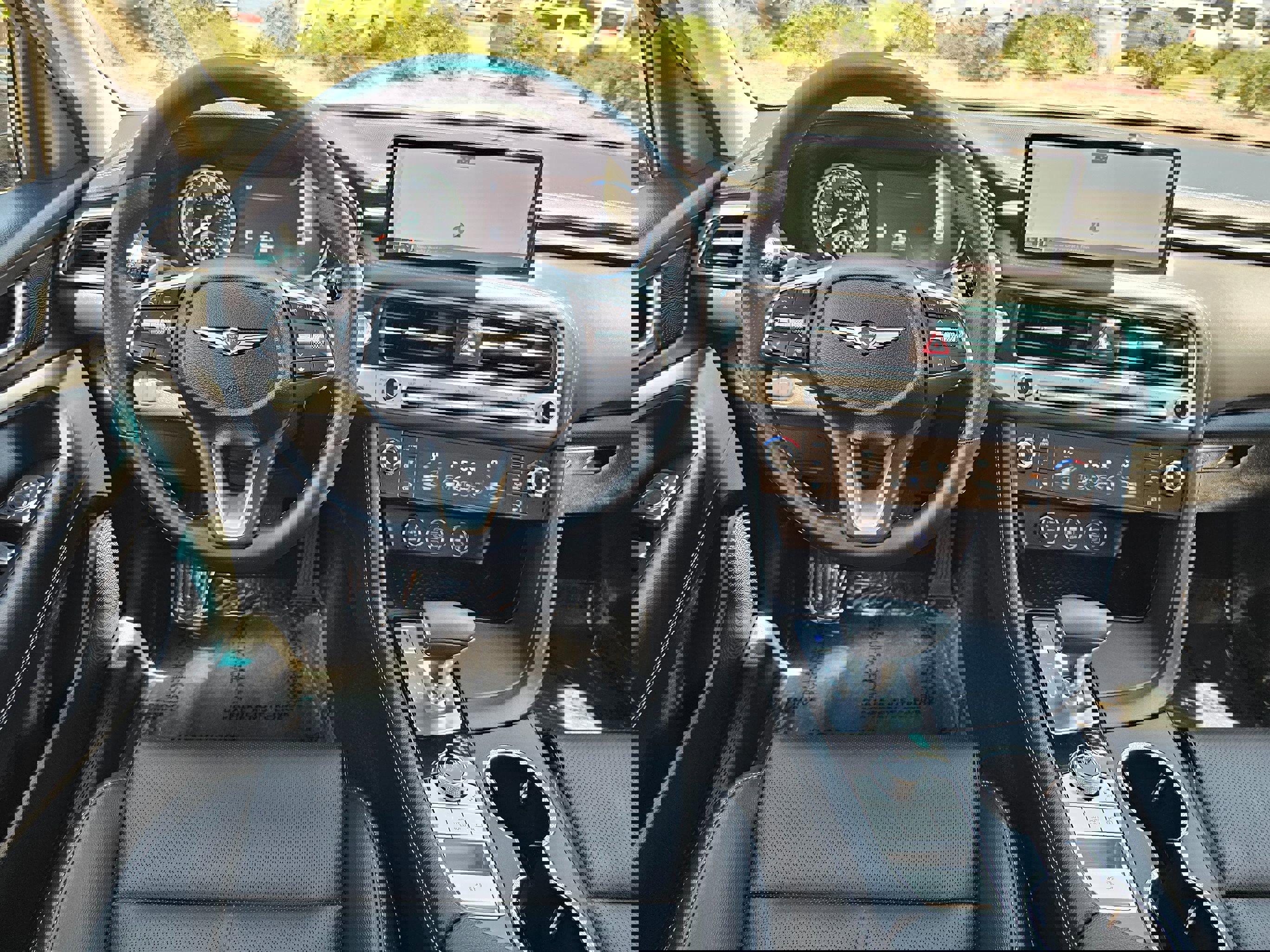 Used 2025 Genesis G70 2.5T image 22