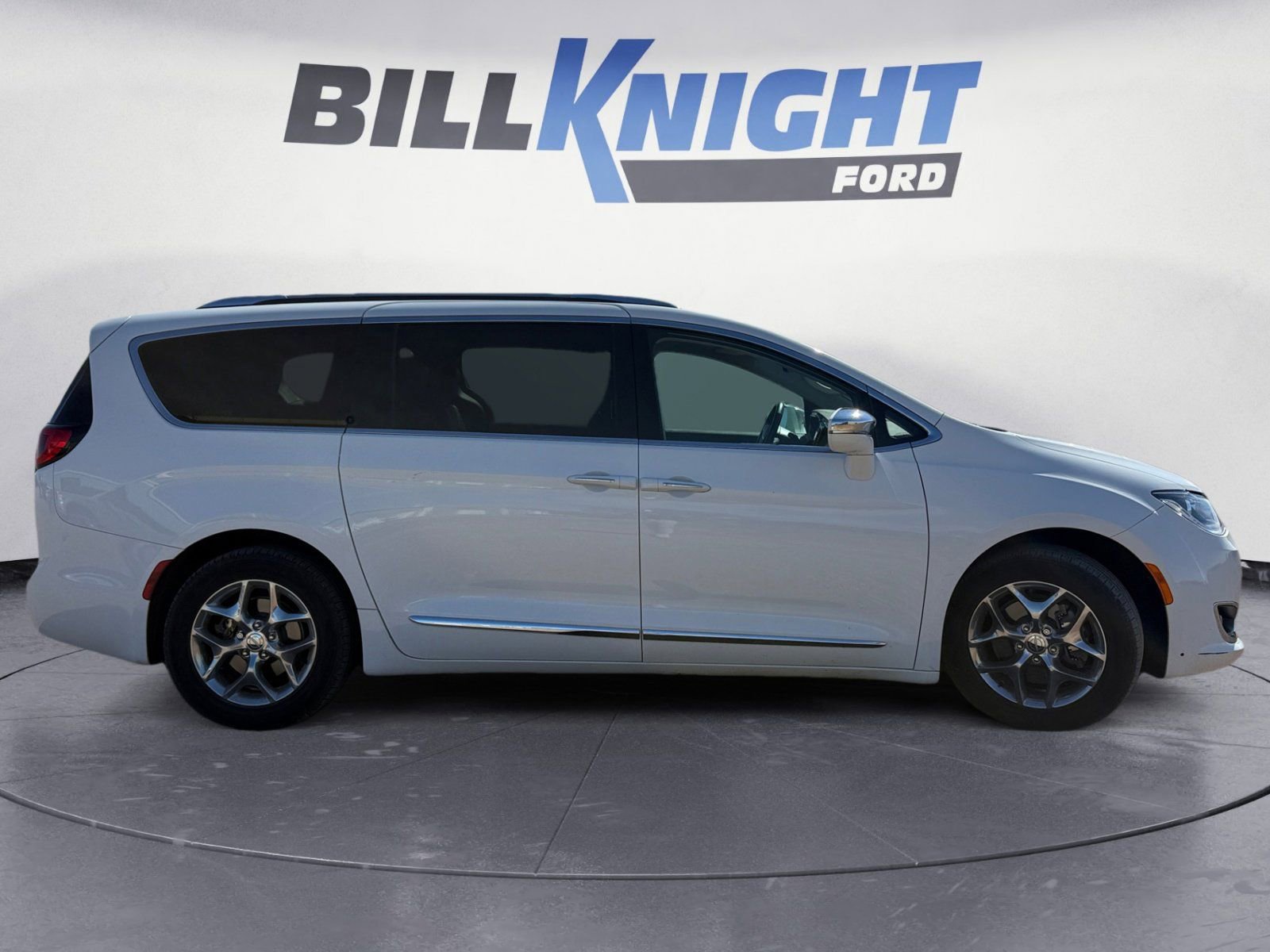 Used 2019 Chrysler Pacifica Limited image 6