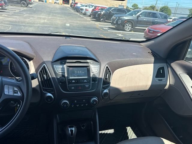 Used 2015 Hyundai Tucson GLS w/ Option Group 02 FWD image 13