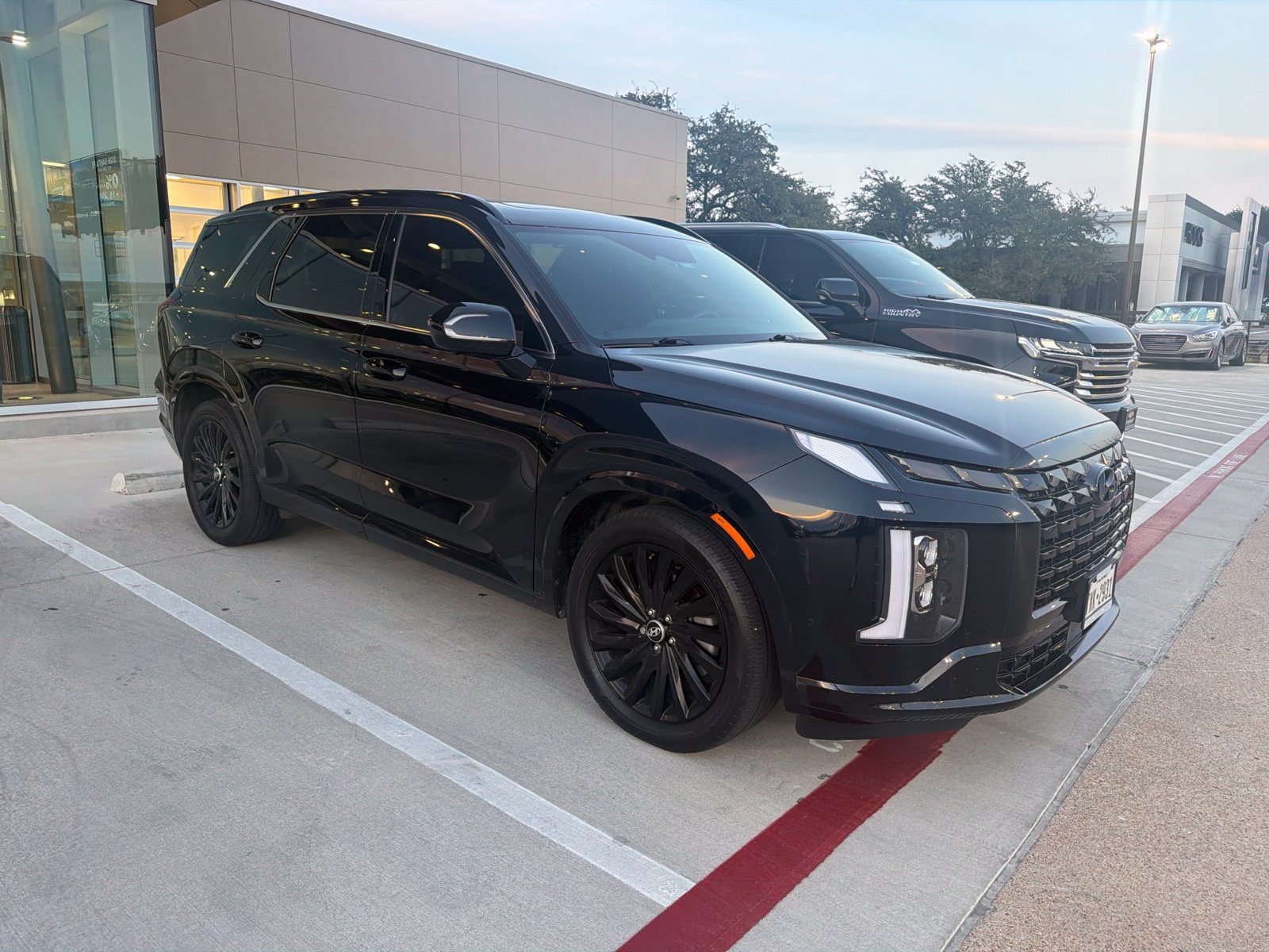 Used 2024 Hyundai Palisade Calligraphy AWD/4WD image 3