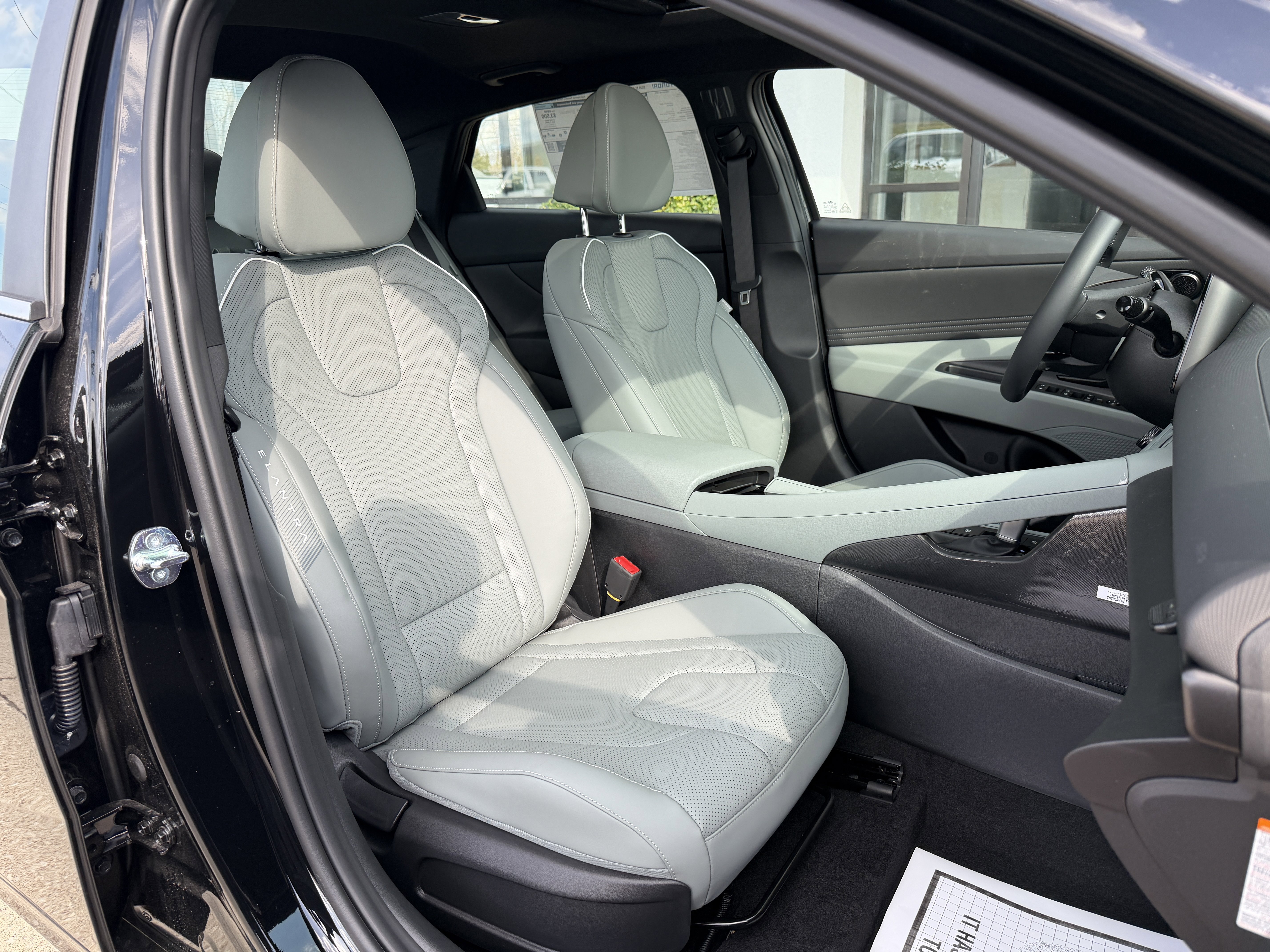 New 2026 Hyundai Elantra Limited FWD image 16