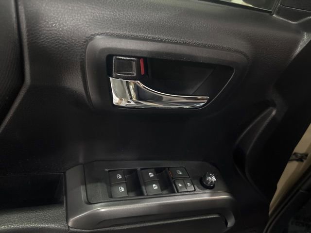 Used 2020 Toyota Tacoma TRD Off-Road w/ Technology Package AWD/4WD image 16