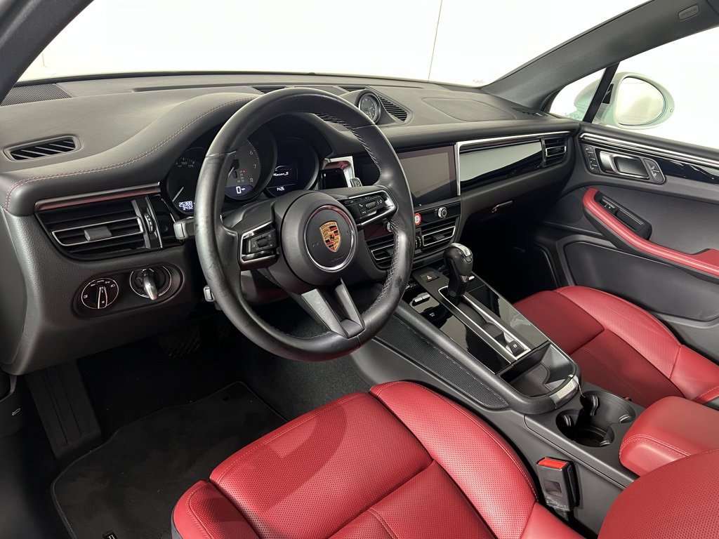 Certified 2023 Porsche Macan S image 4