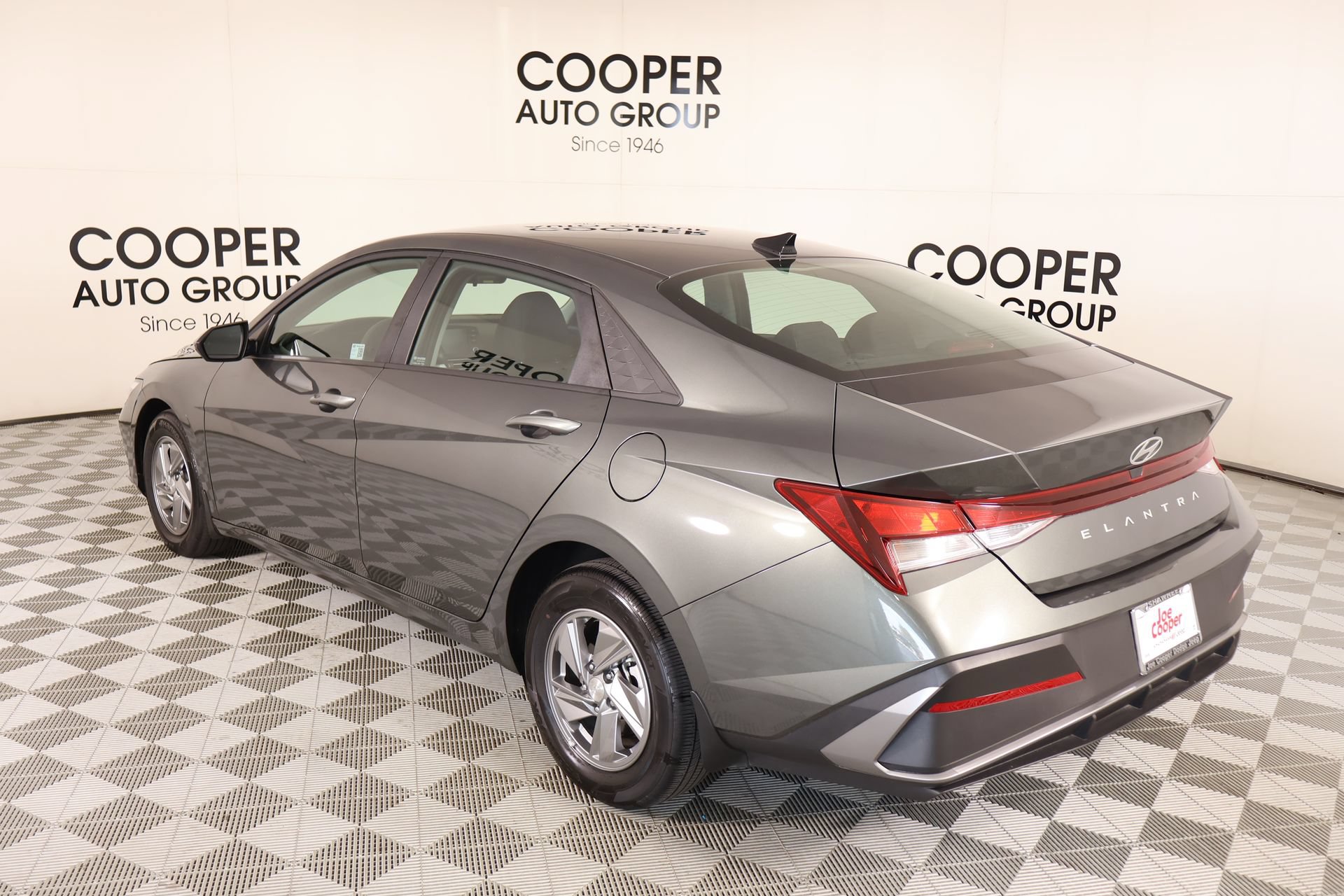 Used 2025 Hyundai Elantra SE FWD image 21