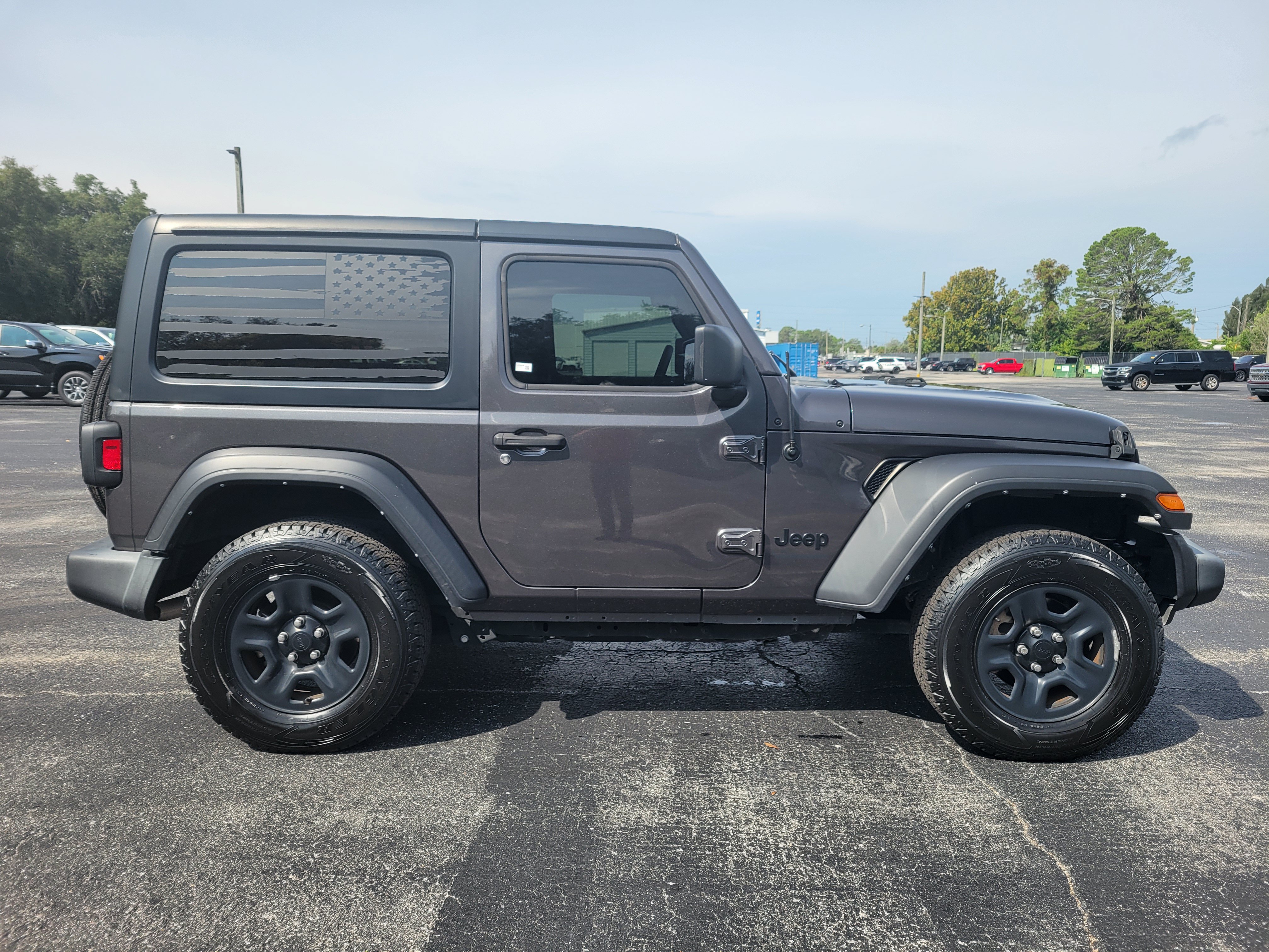 Used 2022 Jeep Wrangler Sport AWD/4WD image 4