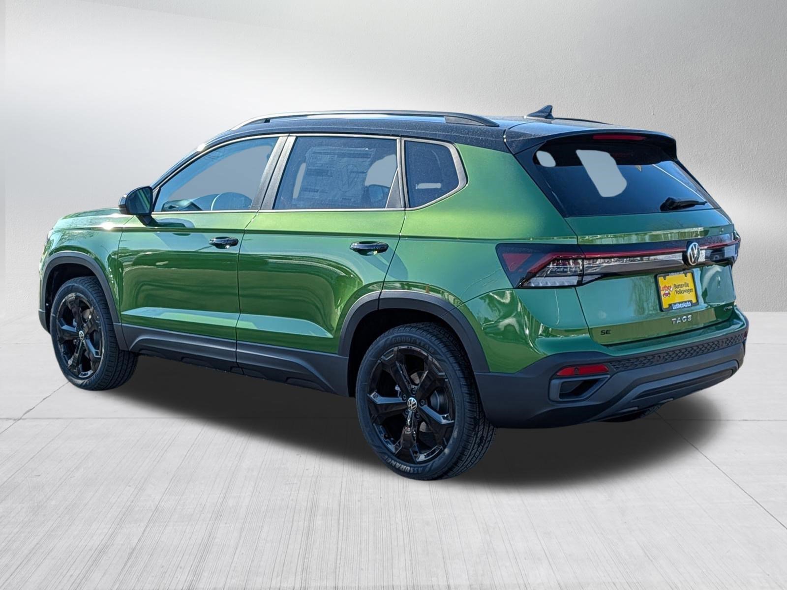 New 2026 Volkswagen Taos SE AWD/4WD image 3