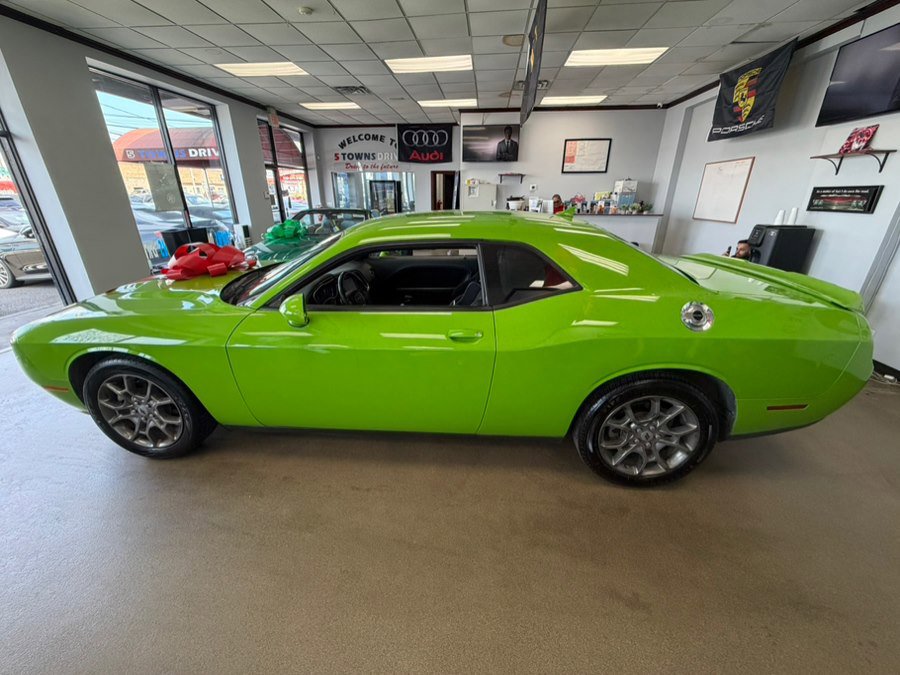 Used 2017 Dodge Challenger GT w/ Driver Convenience Group image 8