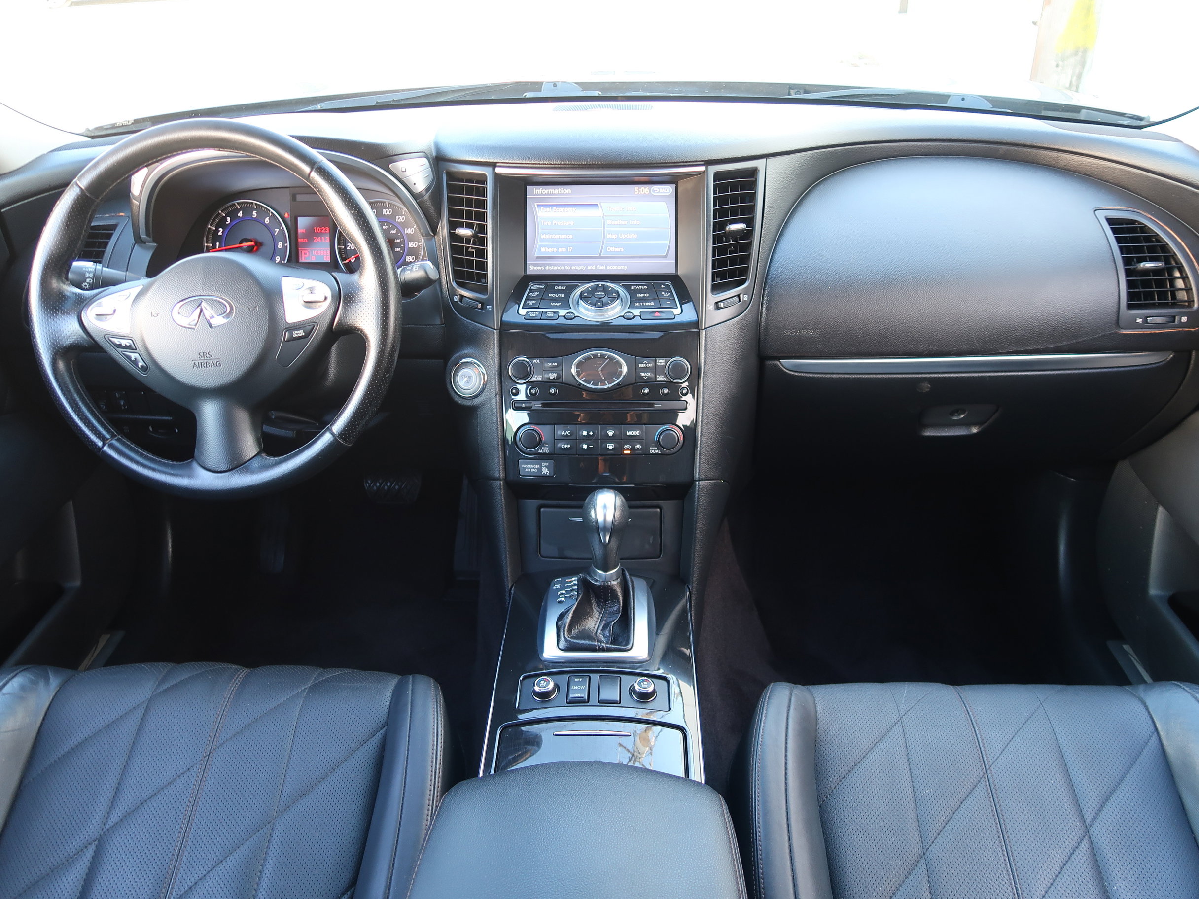 Used 2010 INFINITI FX35 2WD w/ Navigation Pkg image 11