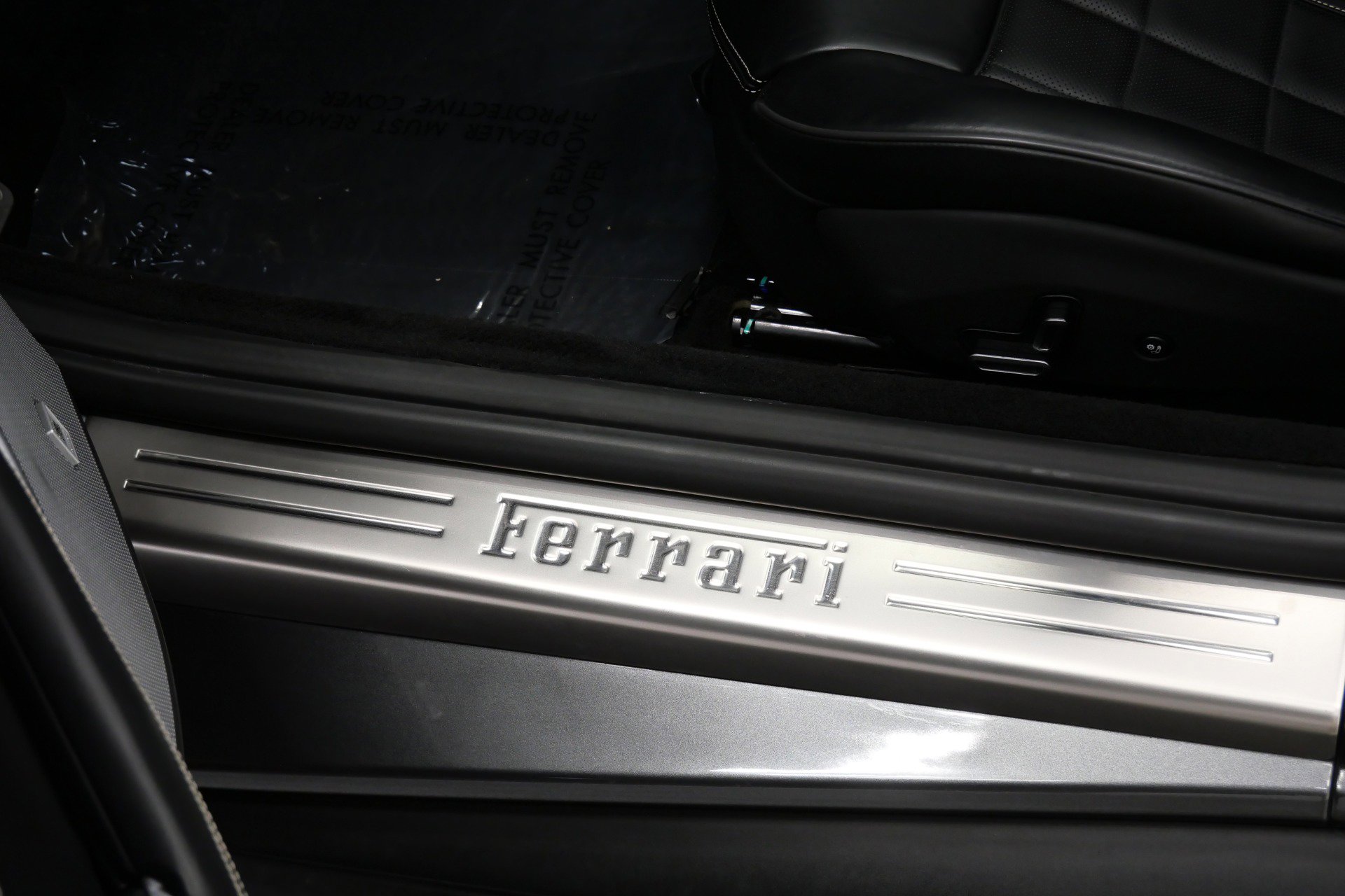 Used 2019 Ferrari Portofino RWD image 33