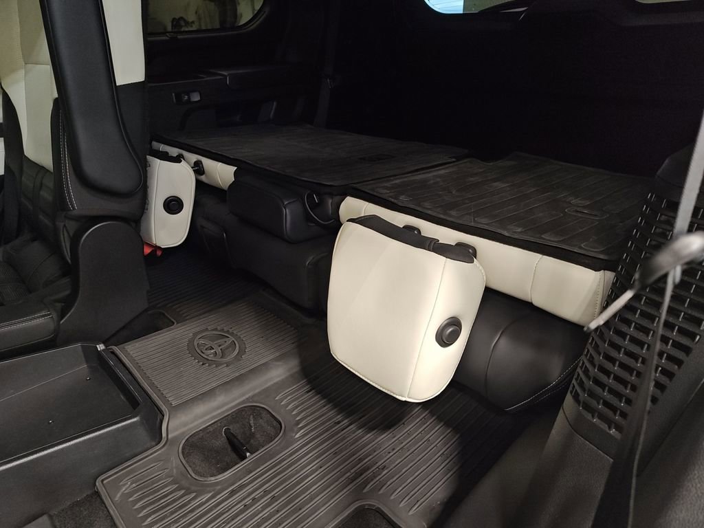 Used 2024 Toyota Sequoia Capstone AWD/4WD image 31