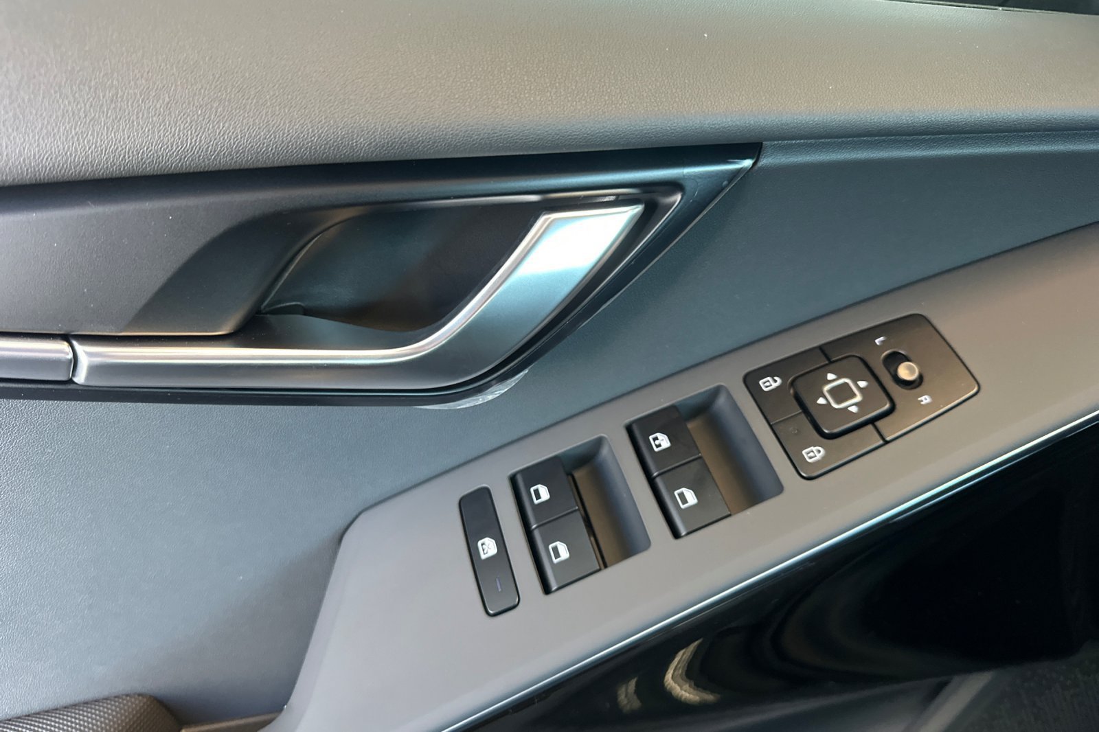 New 2026 Kia Niro EX w/ EX Premium Package FWD image 11