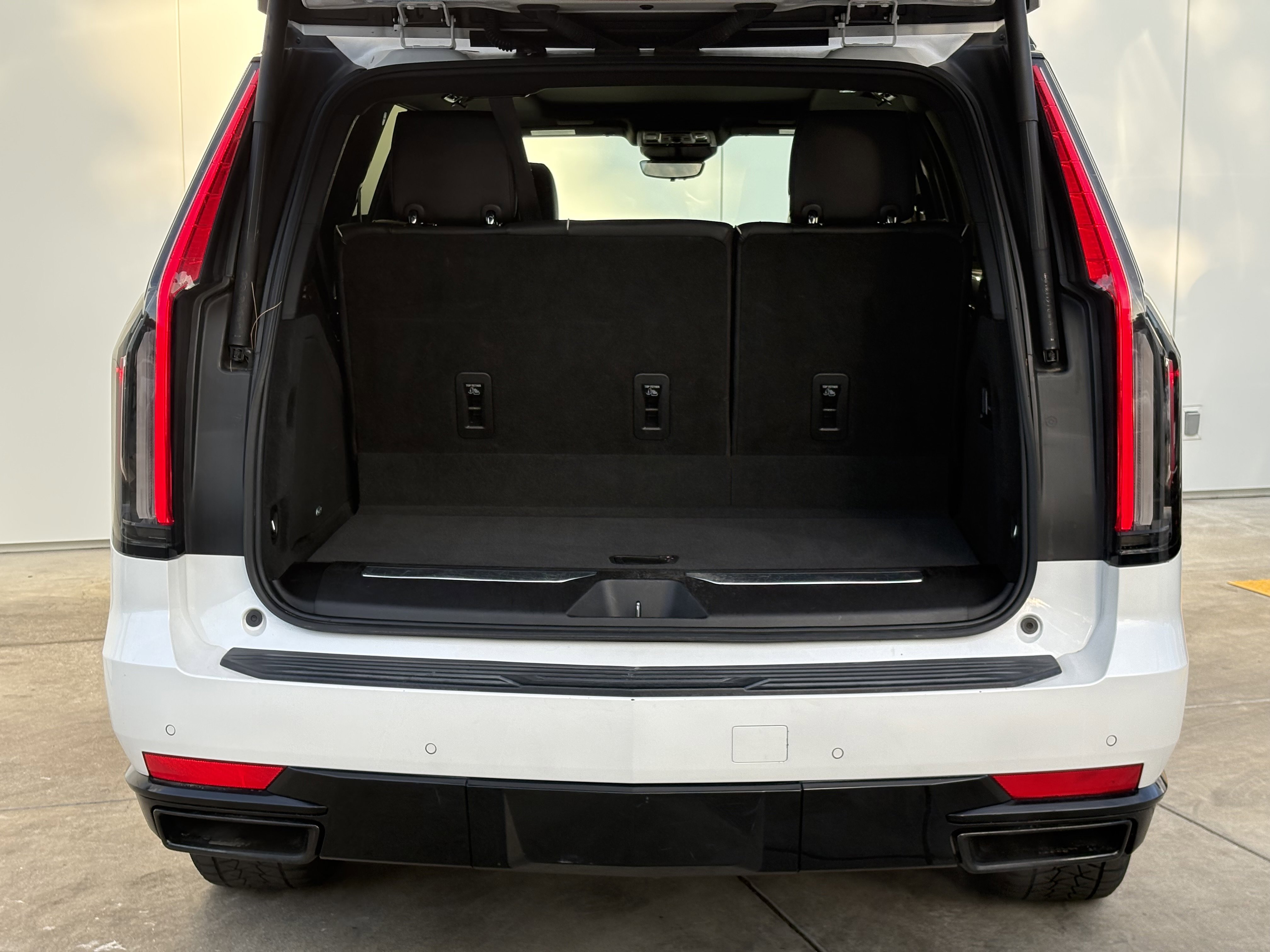 Used 2021 Cadillac Escalade Sport image 9