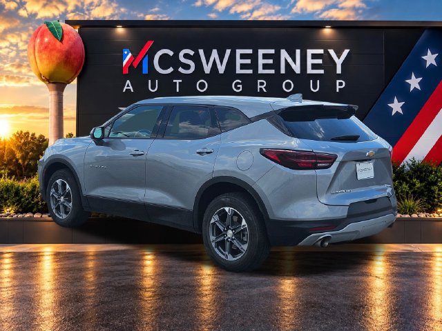 Used 2025 Chevrolet Blazer LT AWD/4WD image 3
