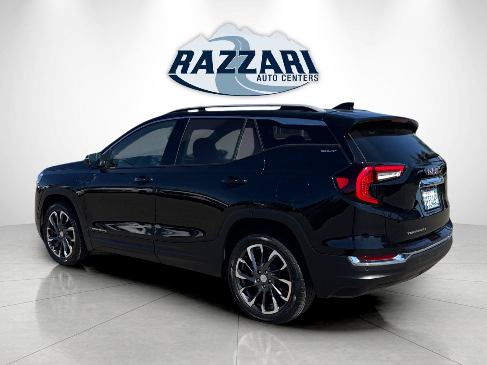 Used 2022 GMC Terrain SLT FWD image 5