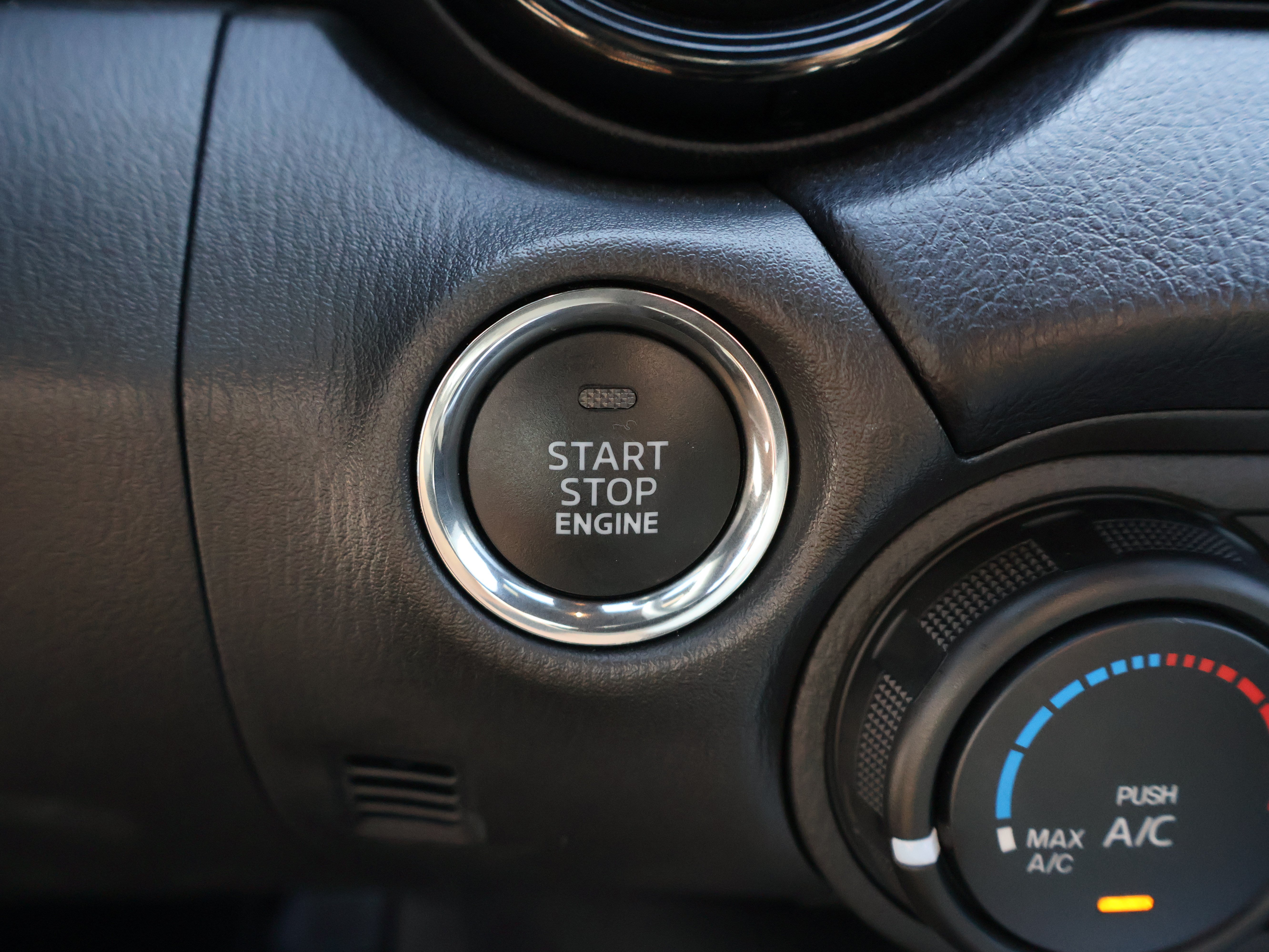 Certified 2025 MAZDA MX-5 Miata Club RWD image 20