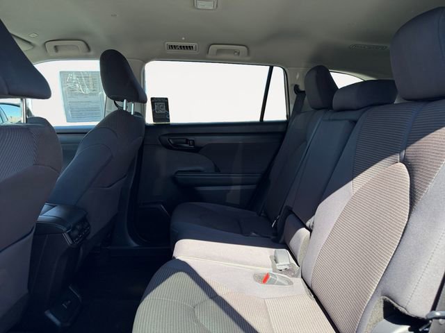 Certified 2025 Toyota Highlander LE image 11