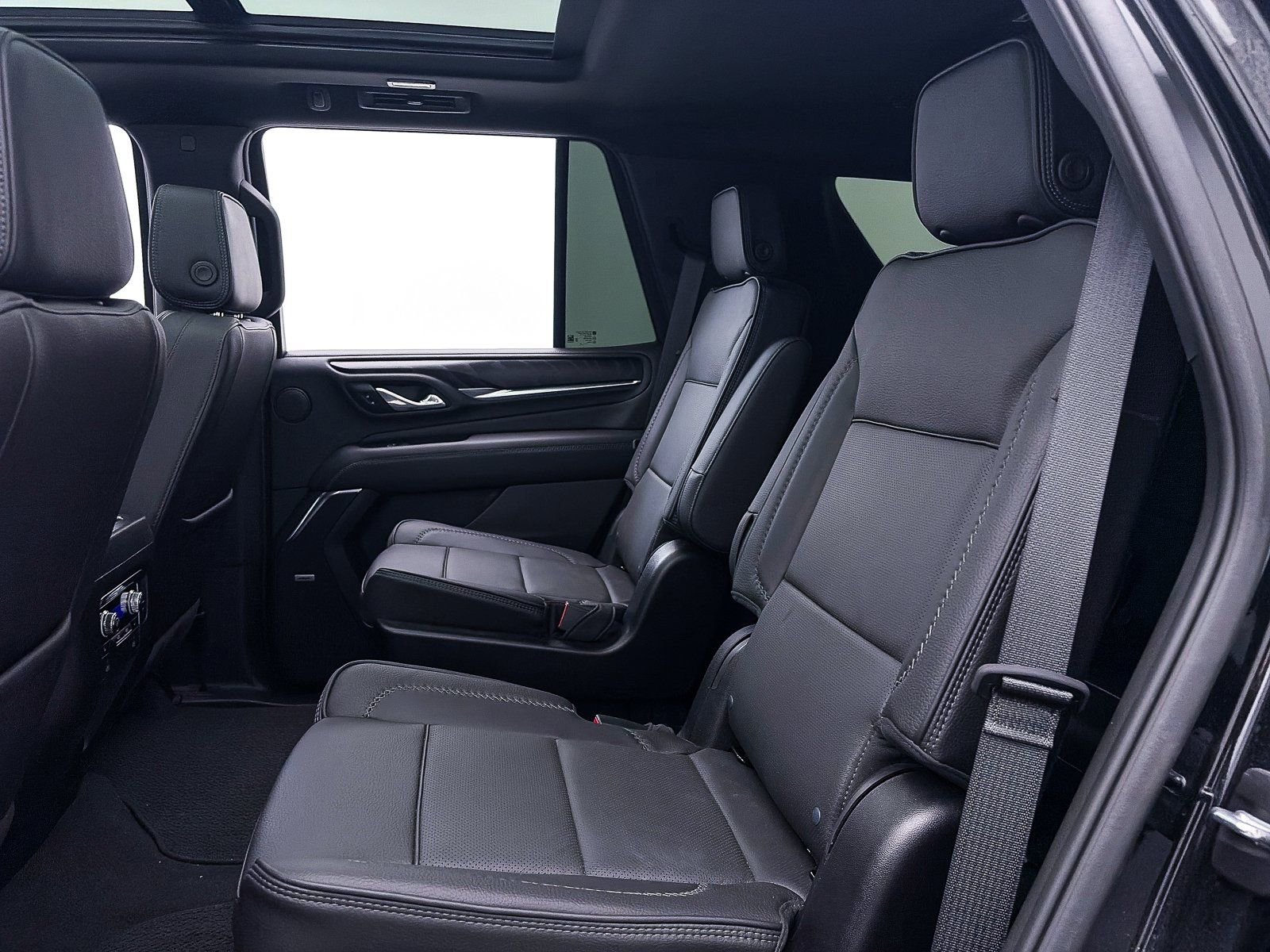 Used 2024 GMC Yukon Denali image 52