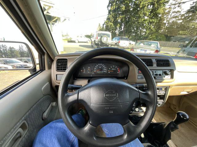 Used 1998 Nissan Frontier XE image 11