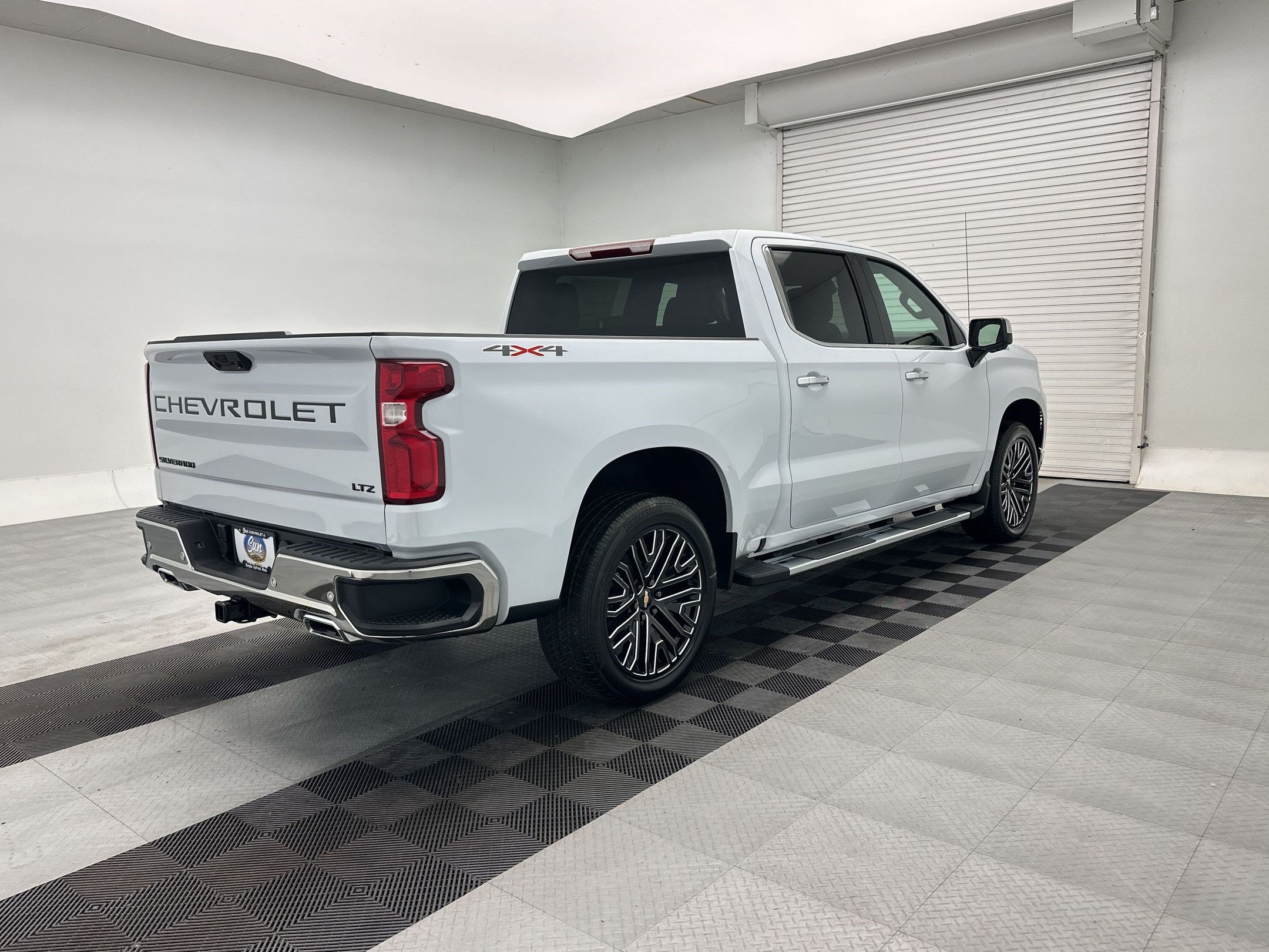 New 2026 Chevrolet Silverado 1500 LTZ w/ LPO, Dark Essentials Package AWD/4WD image 9
