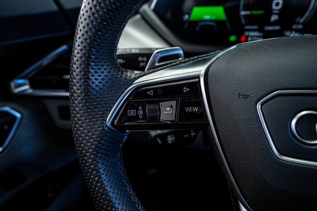 Used 2024 Audi e-tron GT Prestige image 41