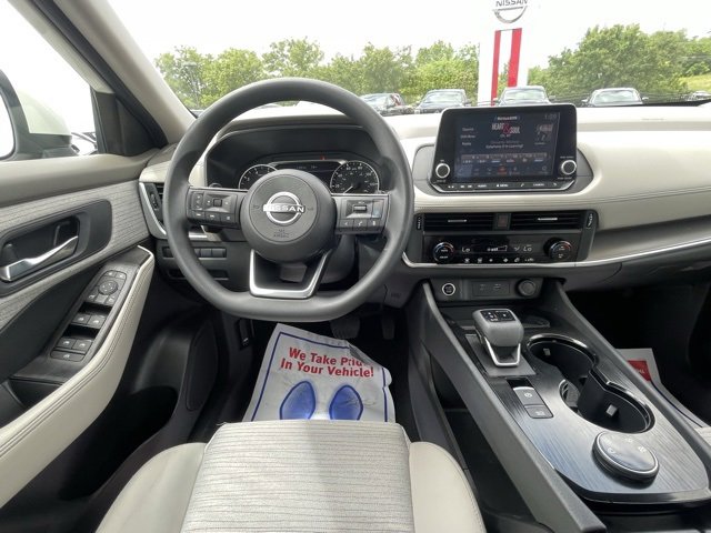 Certified 2023 Nissan Rogue SV image 22