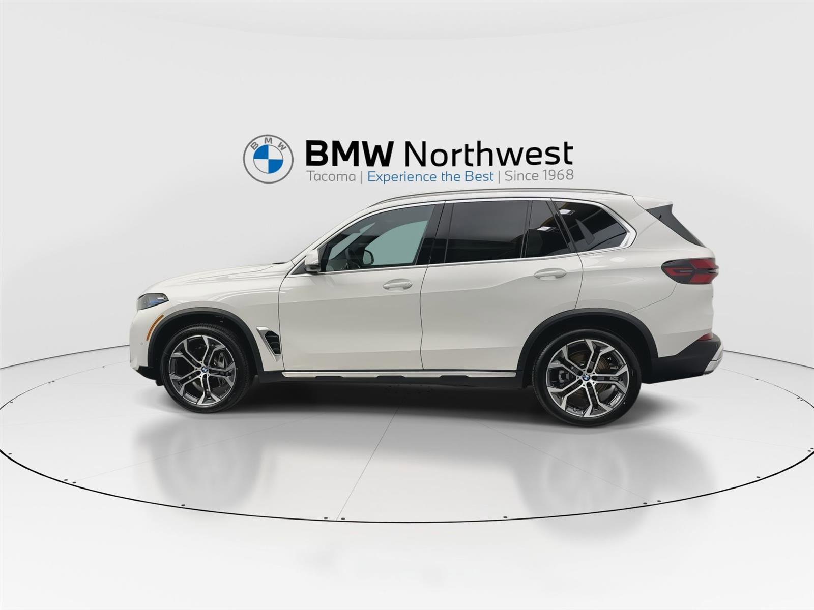 New 2026 BMW X5 xDrive40i w/ Climate Comfort Package AWD/4WD image 11