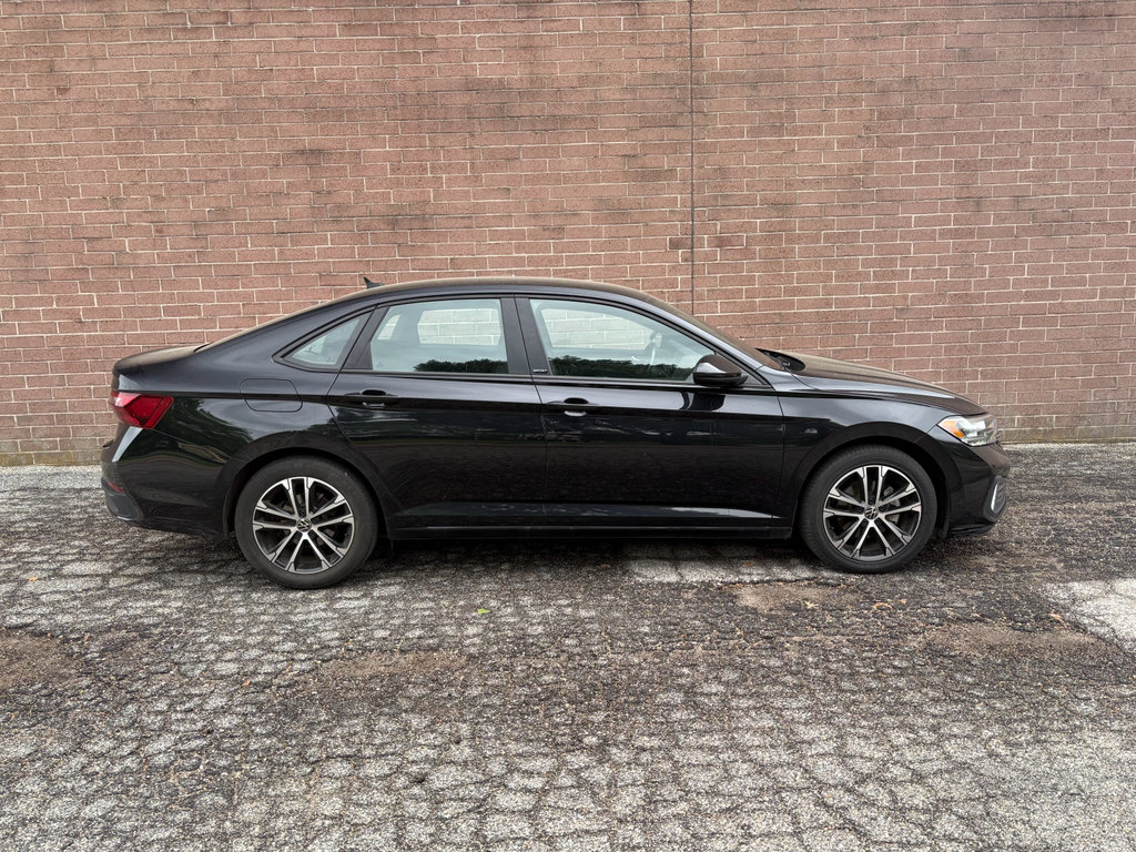 Used 2024 Volkswagen Jetta Sport FWD image 6