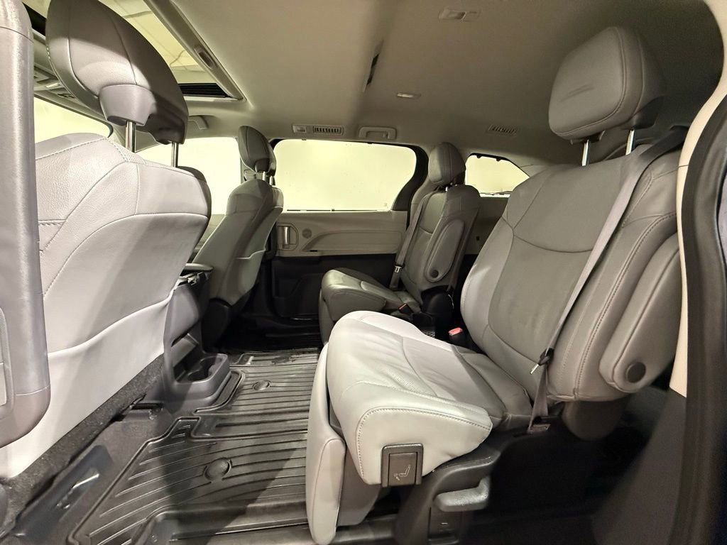 Certified 2024 Toyota Sienna Limited image 20