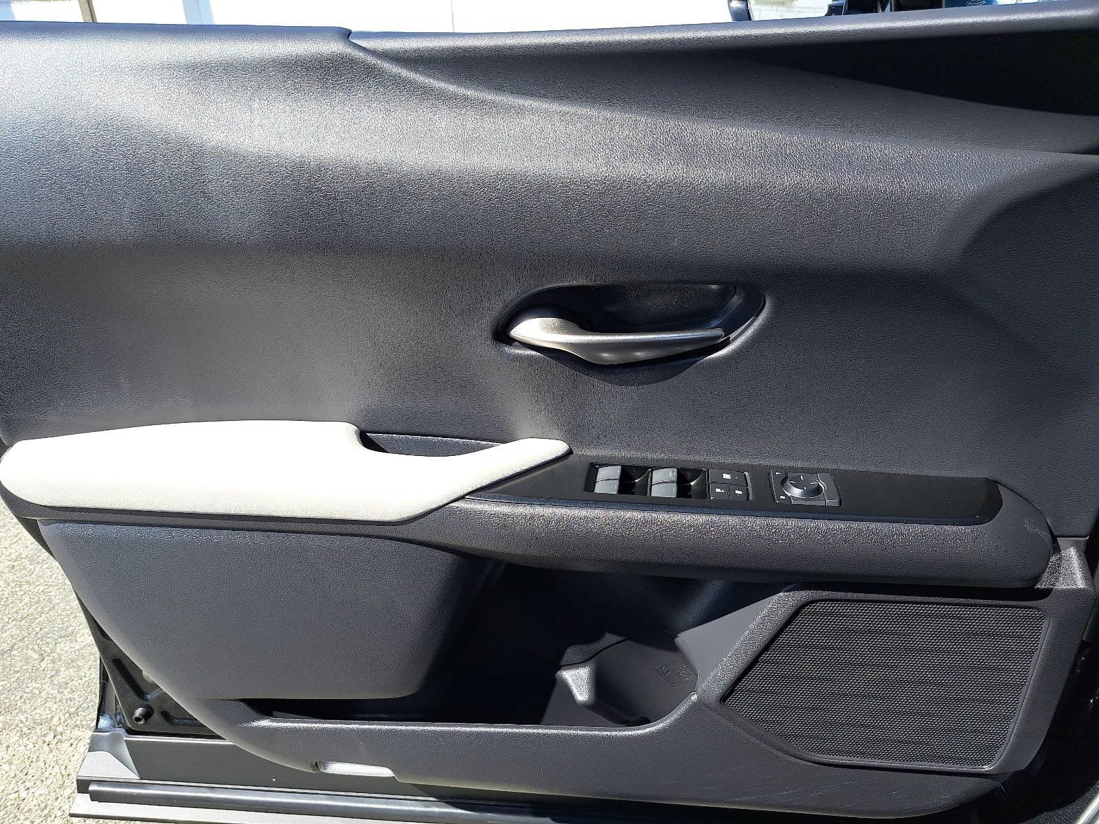 Used 2024 Lexus UX 250h FWD image 29