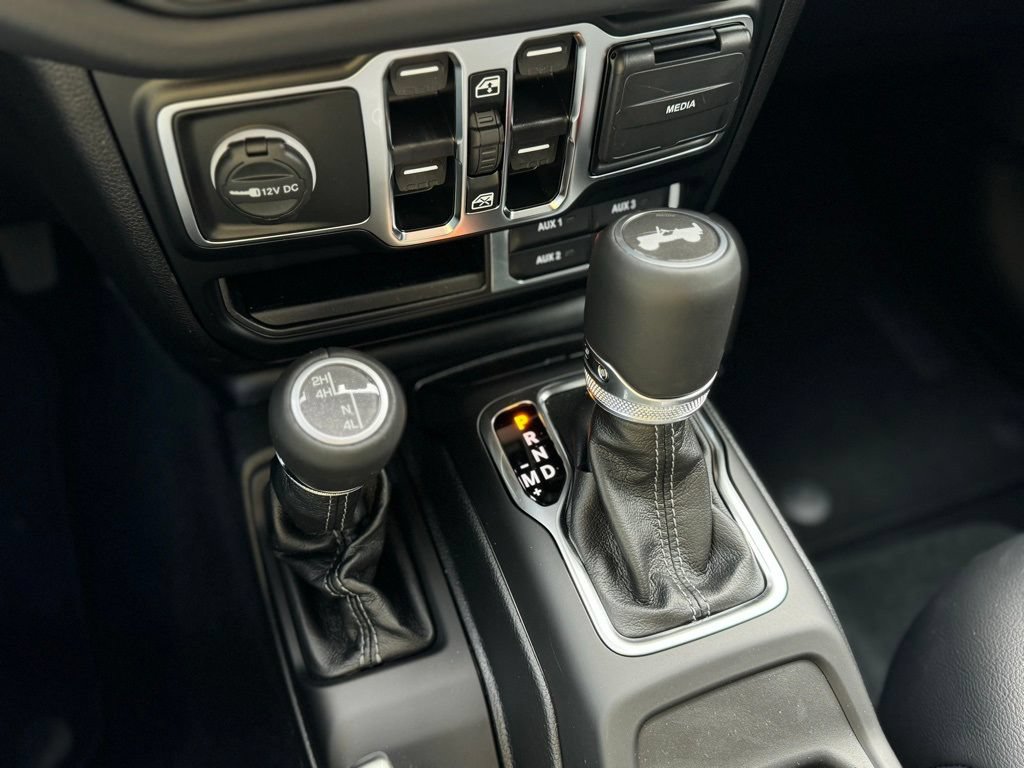 New 2024 Jeep Wrangler Unlimited Sahara w/ Technology Group AWD/4WD image 20
