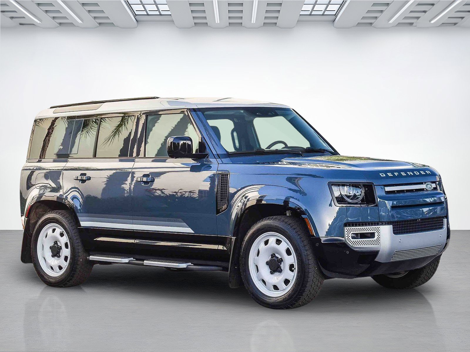 Used 2024 Land Rover Defender 110 S image 3