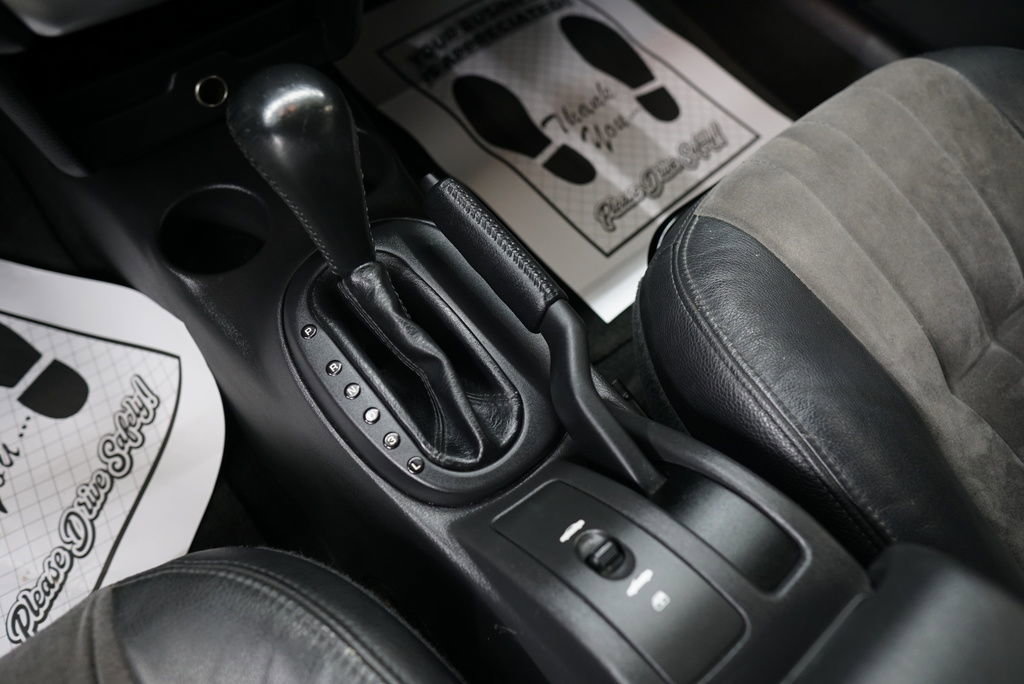 Used 2005 Chrysler Sebring Touring image 29