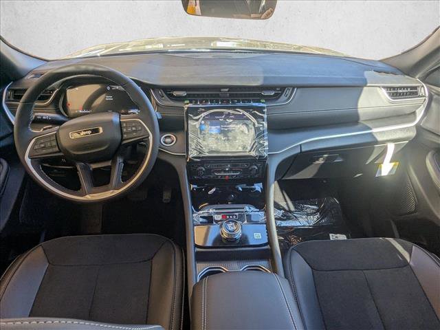 New 2025 Jeep Grand Cherokee L Altitude image 14