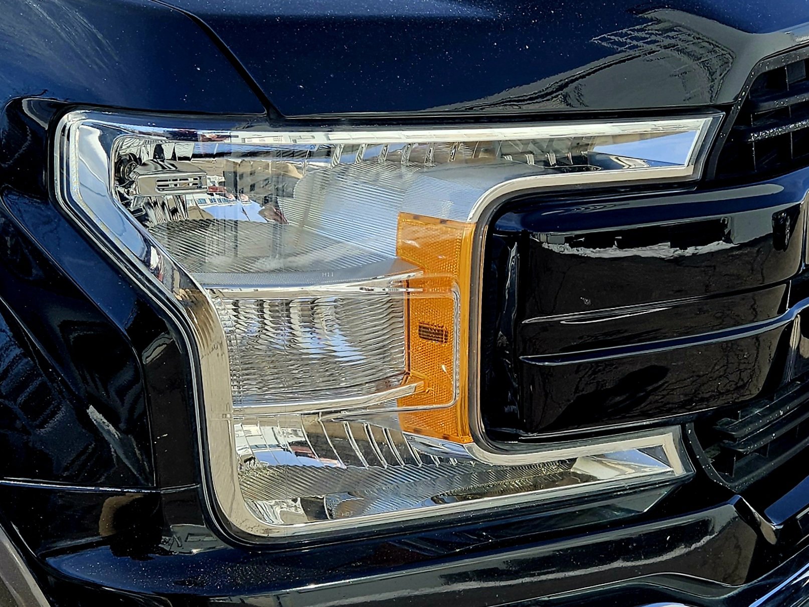 Used 2018 Ford F150 Lariat image 32