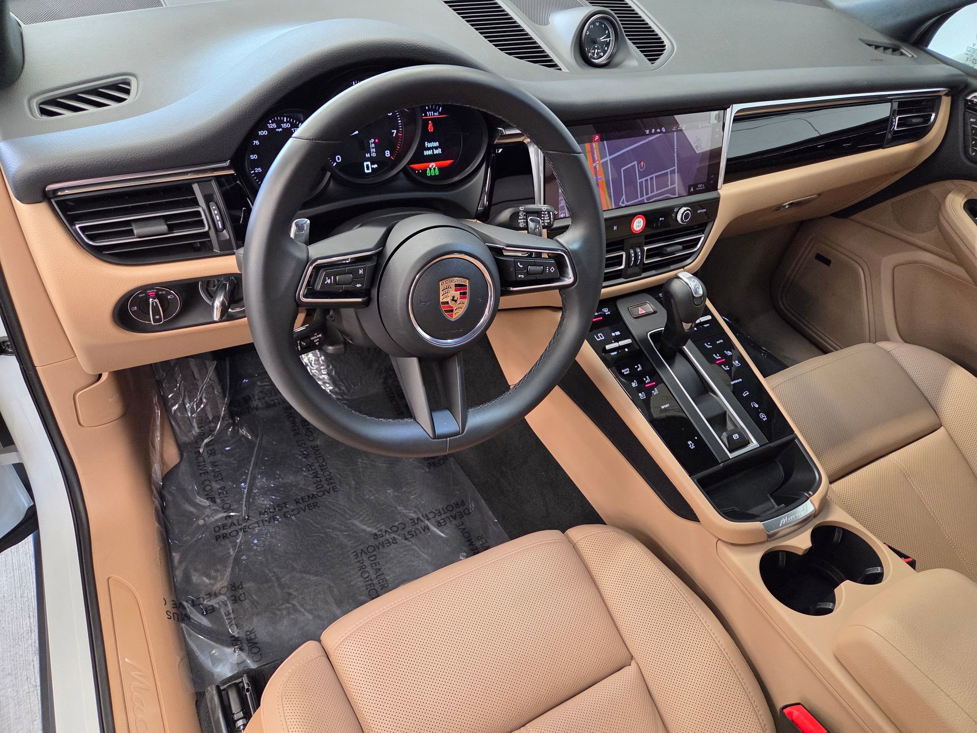 Certified 2026 Porsche Macan AWD/4WD image 4