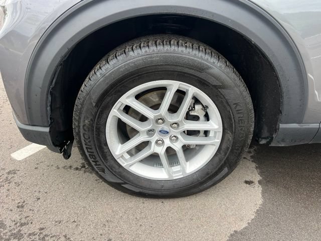 Used 2025 Ford Explorer Active AWD/4WD image 9