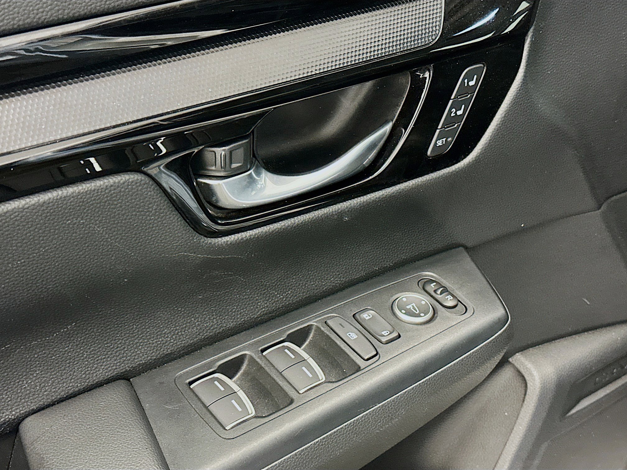 Used 2025 Honda CR-V EX-L image 15