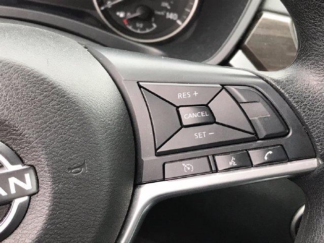 Used 2025 Nissan Altima 2.5 SV FWD image 32