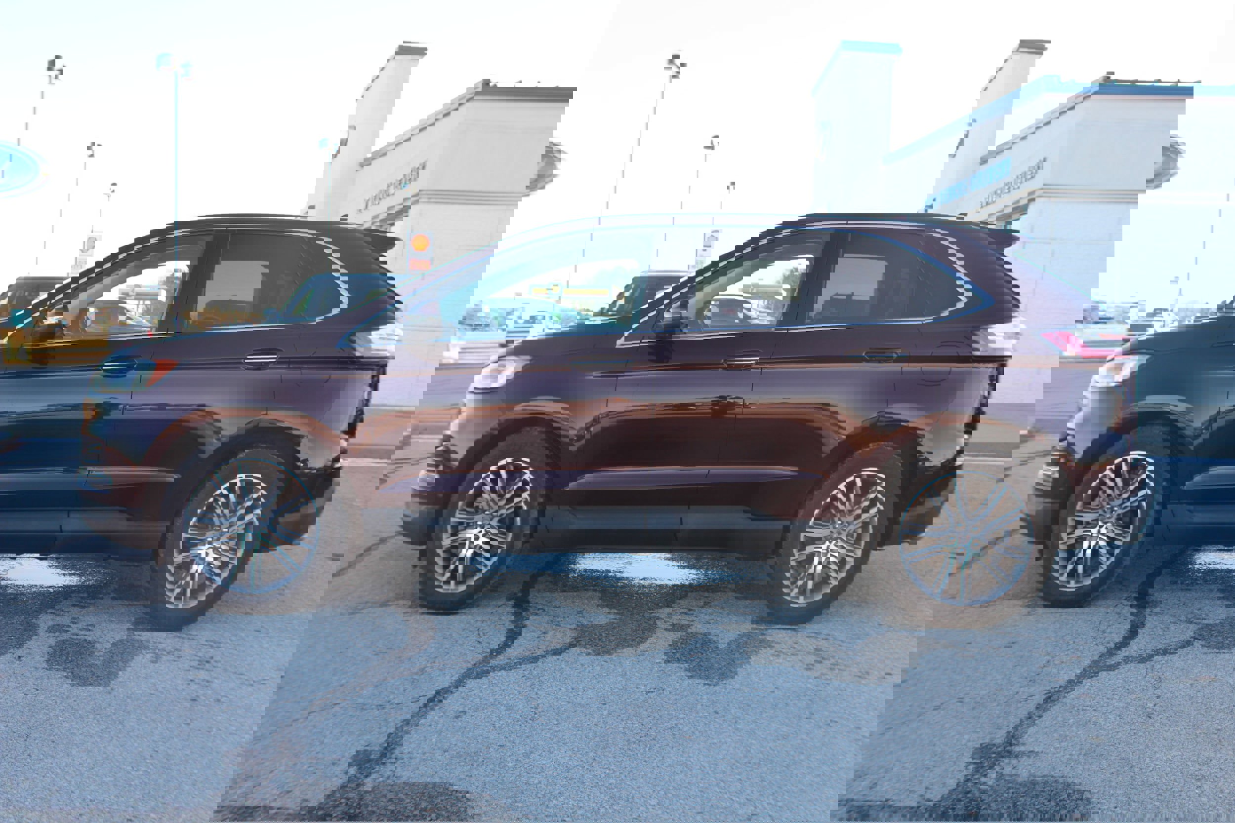 Used 2019 Ford Edge Titanium w/ Equipment Group 301A image 8