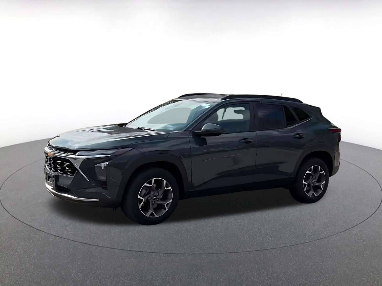 Used 2025 Chevrolet Trax LT image 8