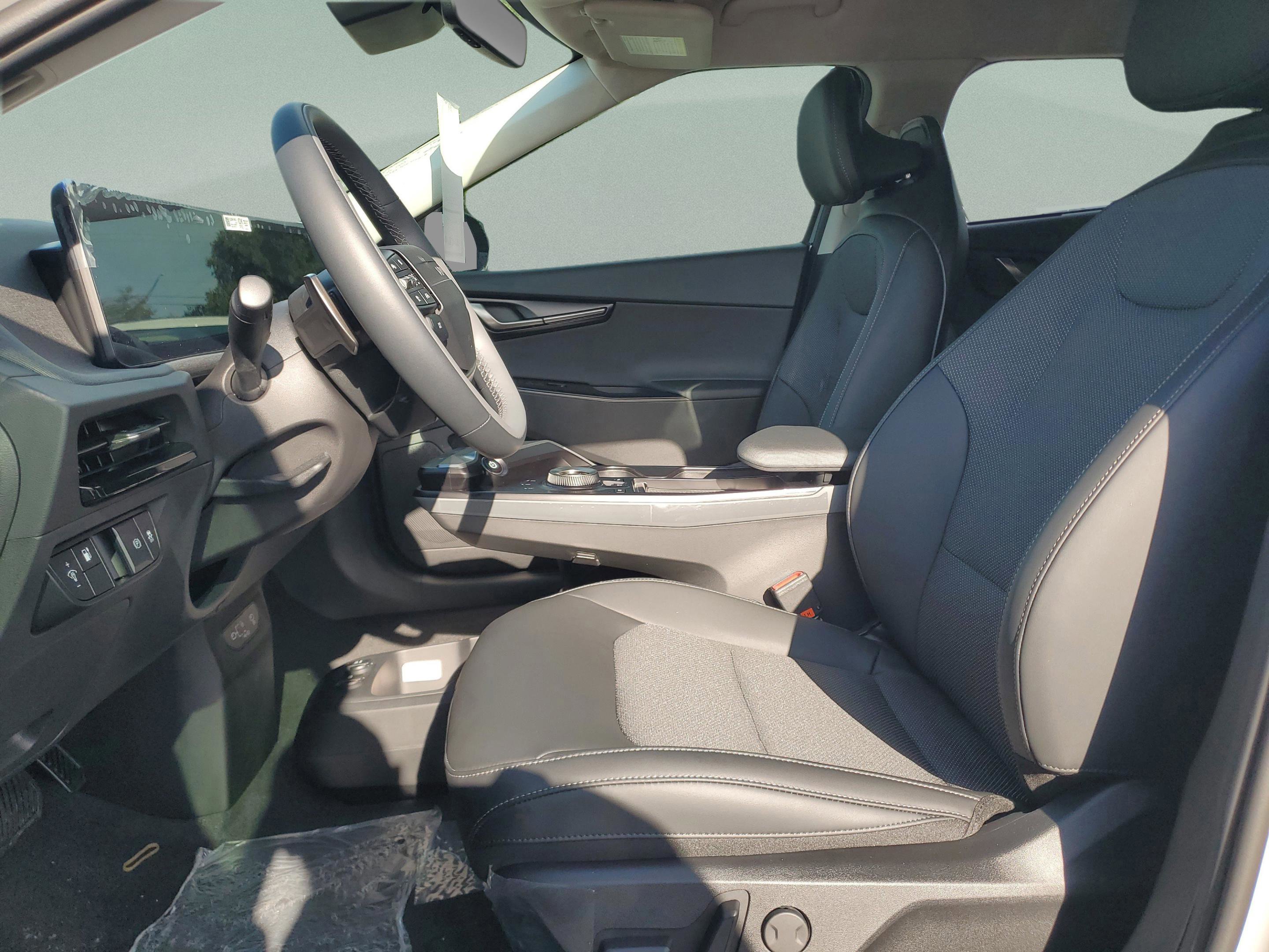 New 2025 Kia EV6 Light w/ Light LR Technology Package image 20