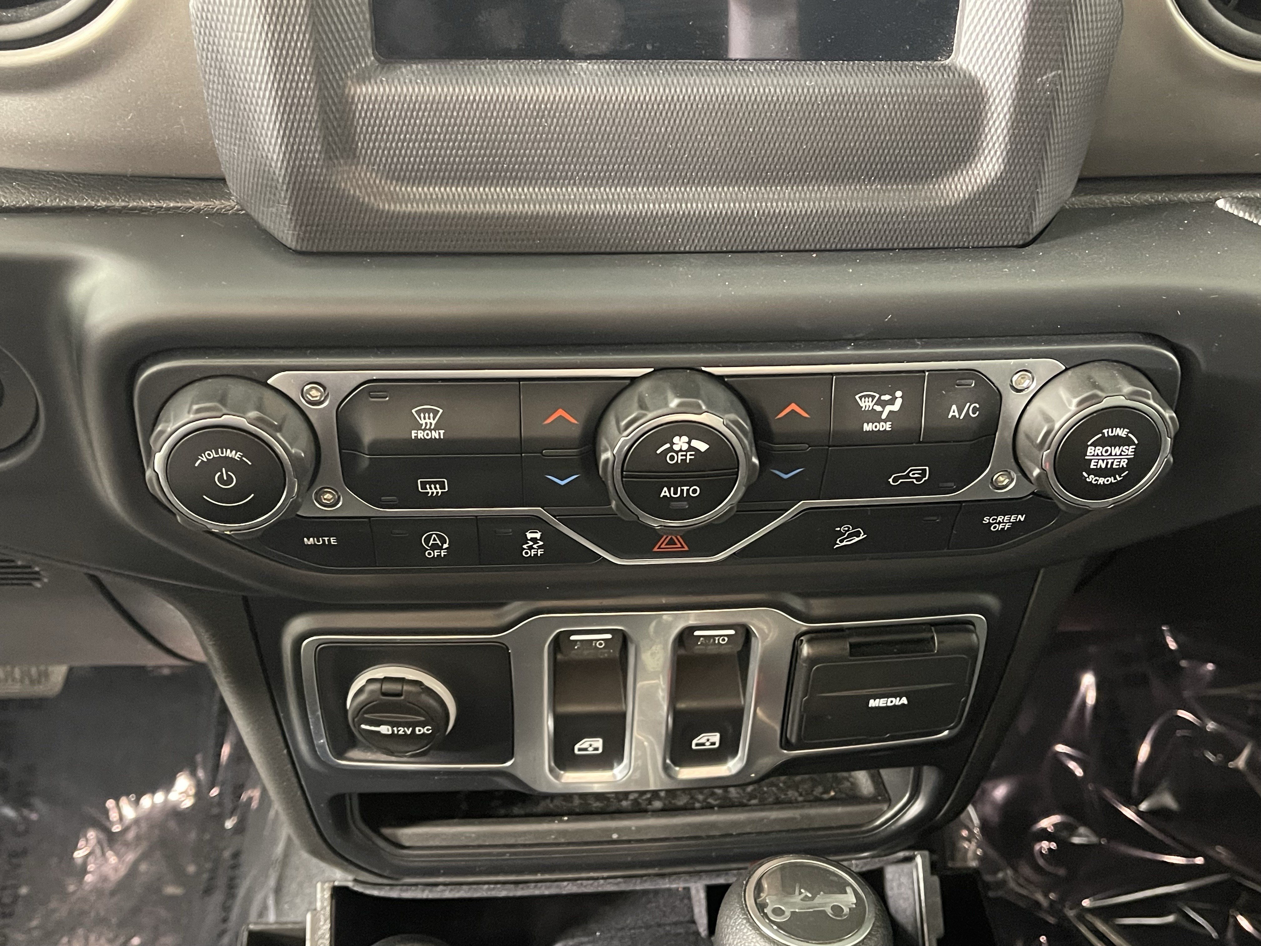 Used 2019 Jeep Wrangler Sport AWD/4WD image 19