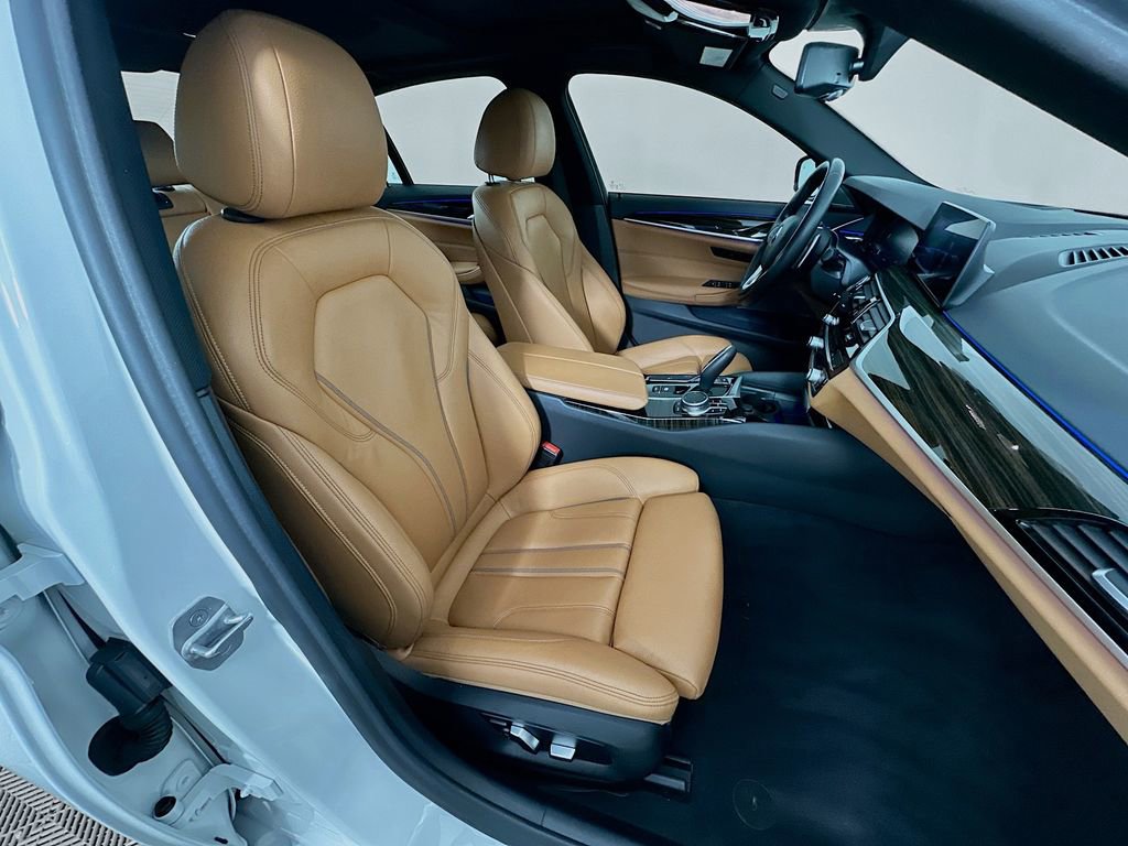 Used 2020 BMW 530i w/ Premium Package RWD image 29