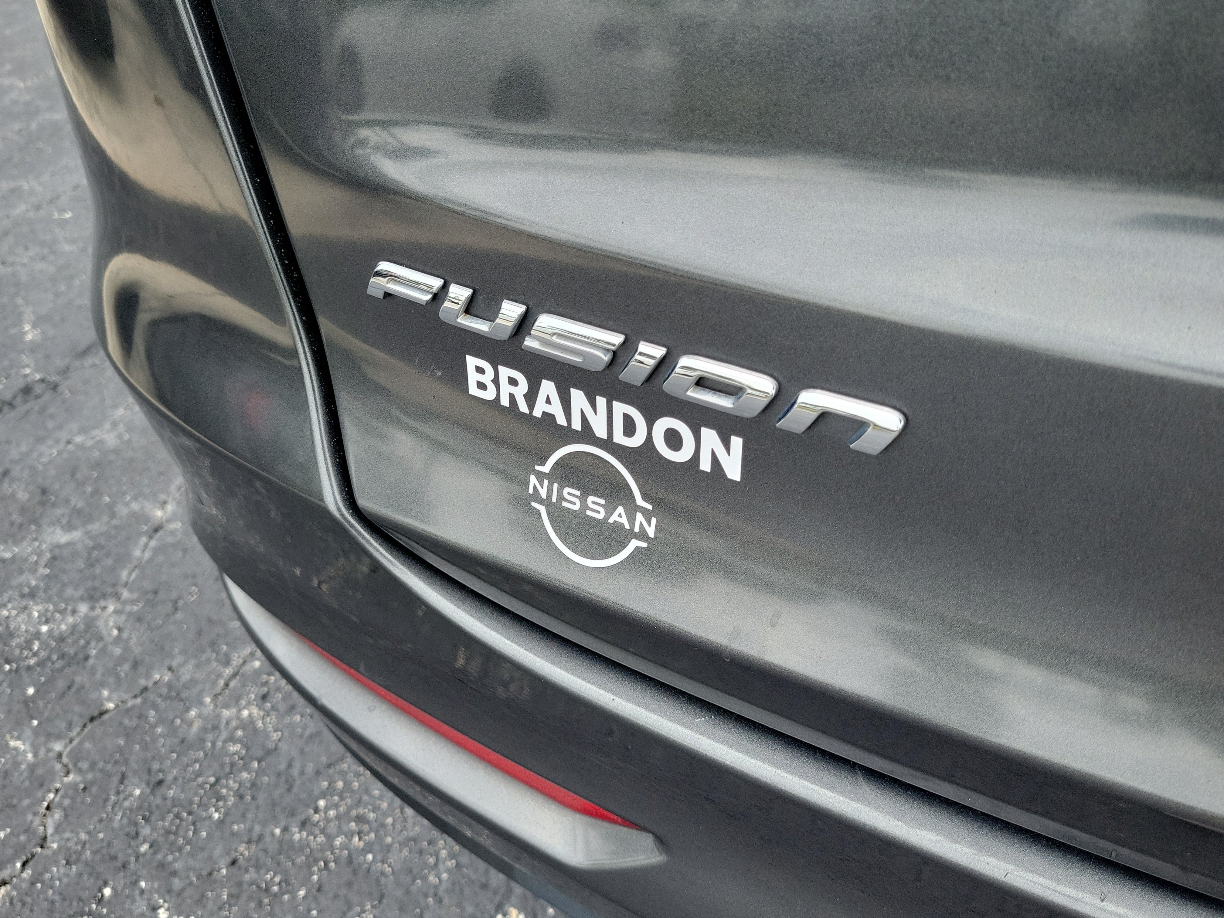 Used 2020 Ford Fusion SEL FWD image 9
