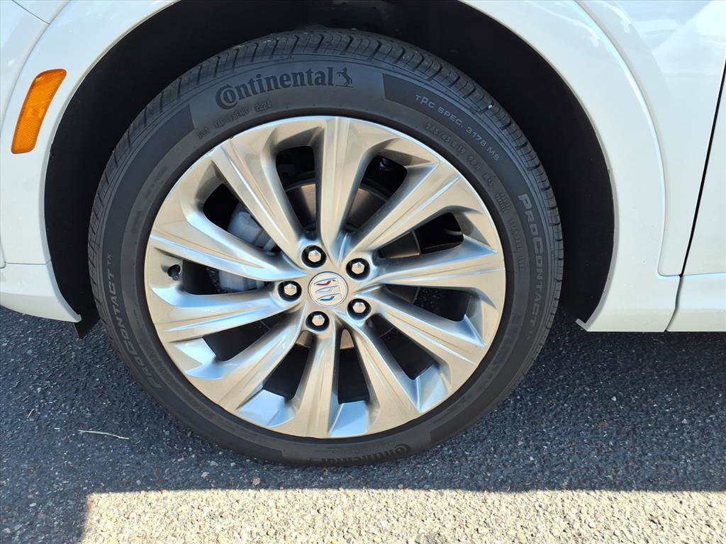 Certified 2025 Buick Envista Avenir image 9